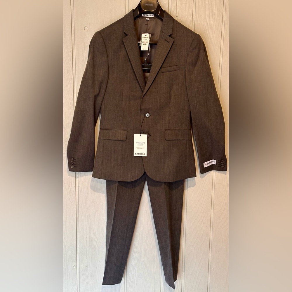 NWT. Express 2-Piece Wool Men's Skinny Fit Innovator Charcoal Suit 36S/36C 29x30